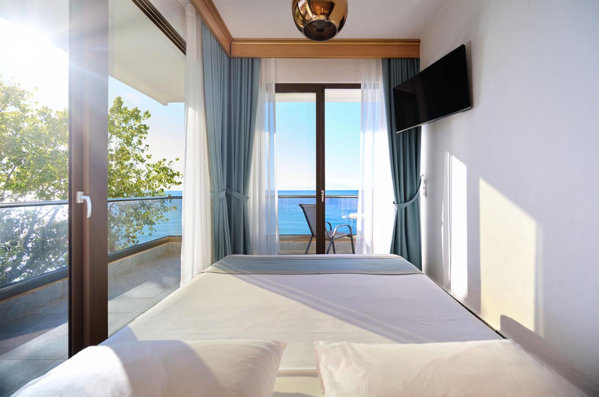 Evlogia Hotel Seafront And Anex By Greek Pride Фурка Екстериор снимка